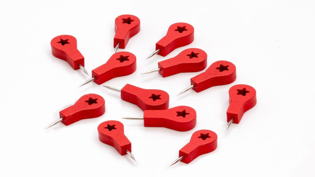 Decorative location pins for cork boards - 12 pieces.
