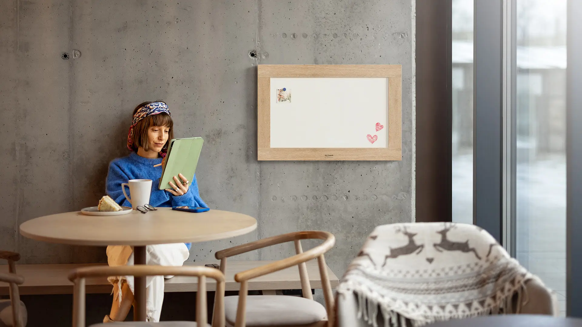 PREMIUM Magnetic Dry-Wipe Whiteboard 90x60 cm with Solid Oak-Effect Frame - Image 9